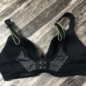 Maidenform Intimates & Sleepwear - Sports Bra 34D Maidenform Intimates & Sleepwear - Sports Bra 34D
